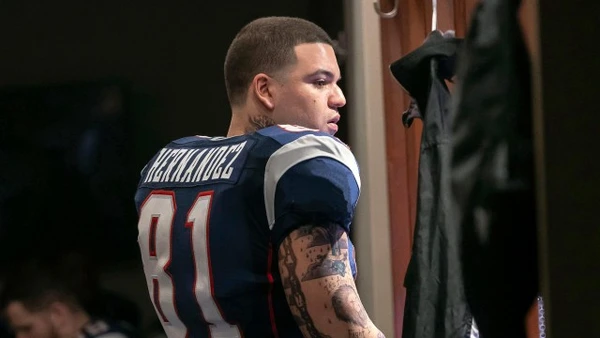 American Sports Story - S01E10 - Who Killed Aaron Hernandez?